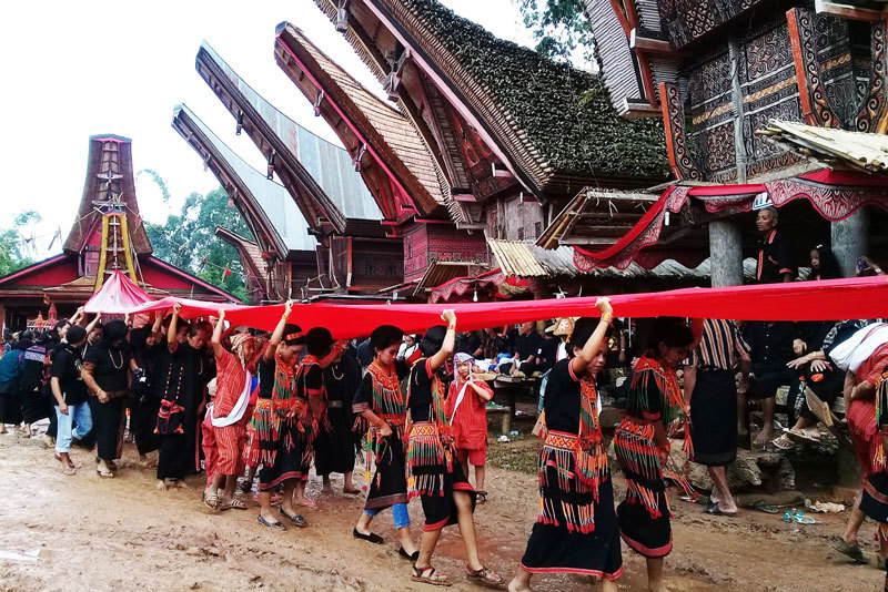 Festival Adat Suci di Seluruh Indonesia